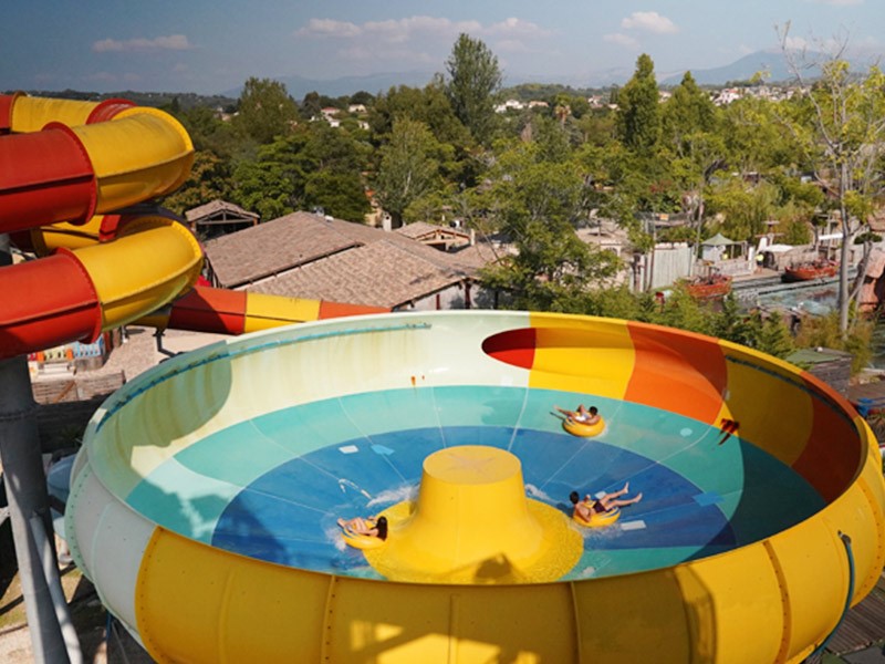 How to have Fun and Relax in the best Water Park | Aquasplash